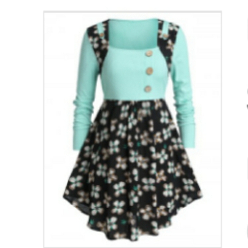 Very flowy black /green flowered long sleeve top